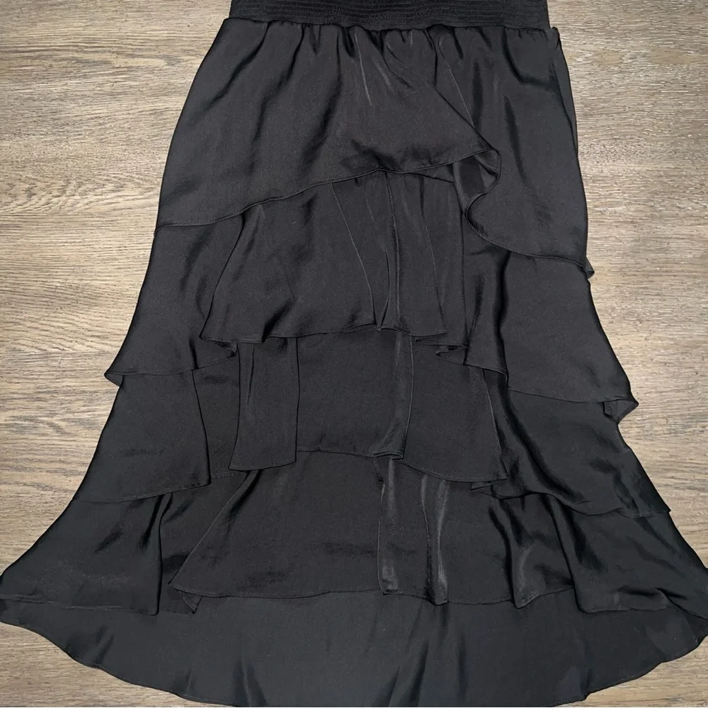 Vince Camuto Black Tiered Ruffle High-Low Dress, V Neck and flutter sleeves sz M - Picture 6 of 7